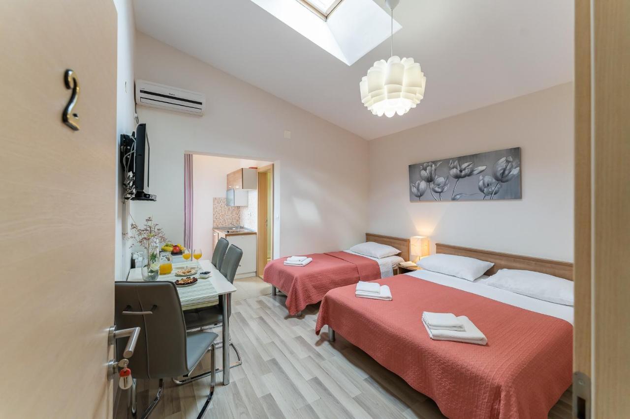 Argyruntum Apartment