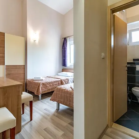 Argyruntum Apartments Starigrad Paklenica Buitenkant foto