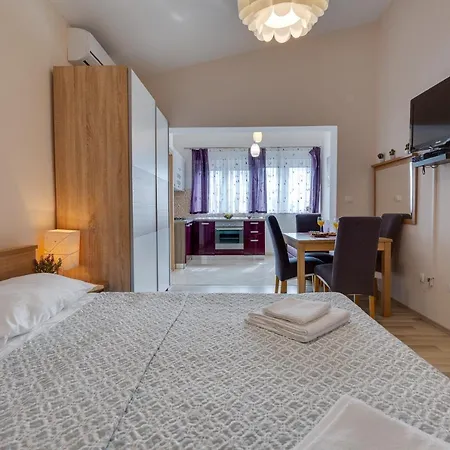 Argyruntum Apartments Starigrad Paklenica Buitenkant foto