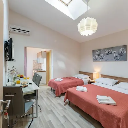 Argyruntum Apartments Starigrad Paklenica Buitenkant foto