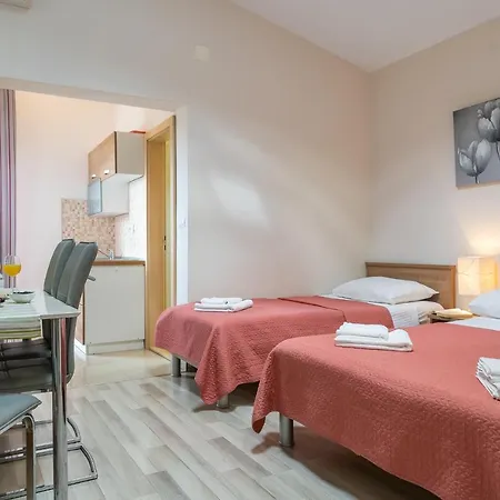 Argyruntum Apartments Starigrad Paklenica Buitenkant foto