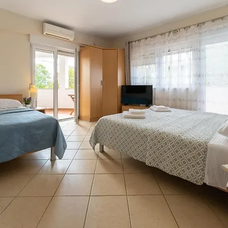 Argyruntum Apartments Starigrad Paklenica Buitenkant foto