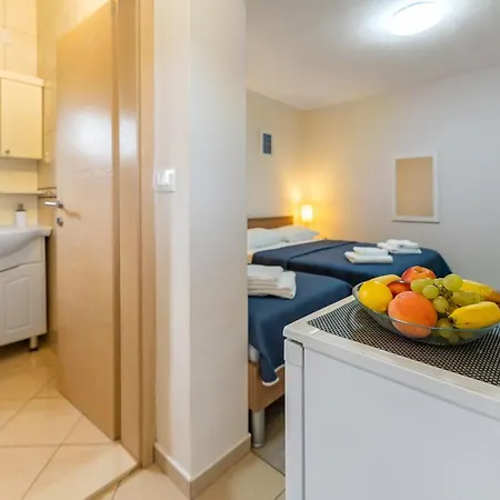 Argyruntum Apartments Starigrad Paklenica Buitenkant foto