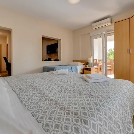 Argyruntum Apartments Starigrad Paklenica Buitenkant foto