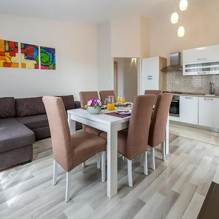 Argyruntum Apartments Starigrad Paklenica Buitenkant foto