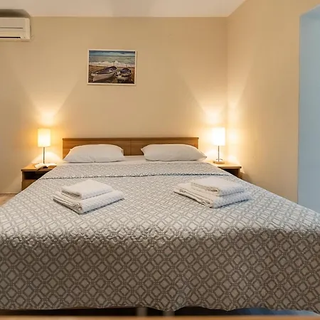 Argyruntum Apartments Starigrad Paklenica Buitenkant foto