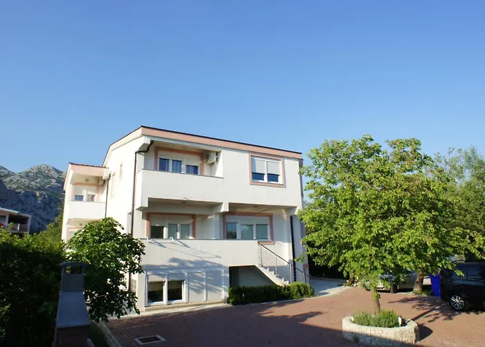 Argyruntum Apartments