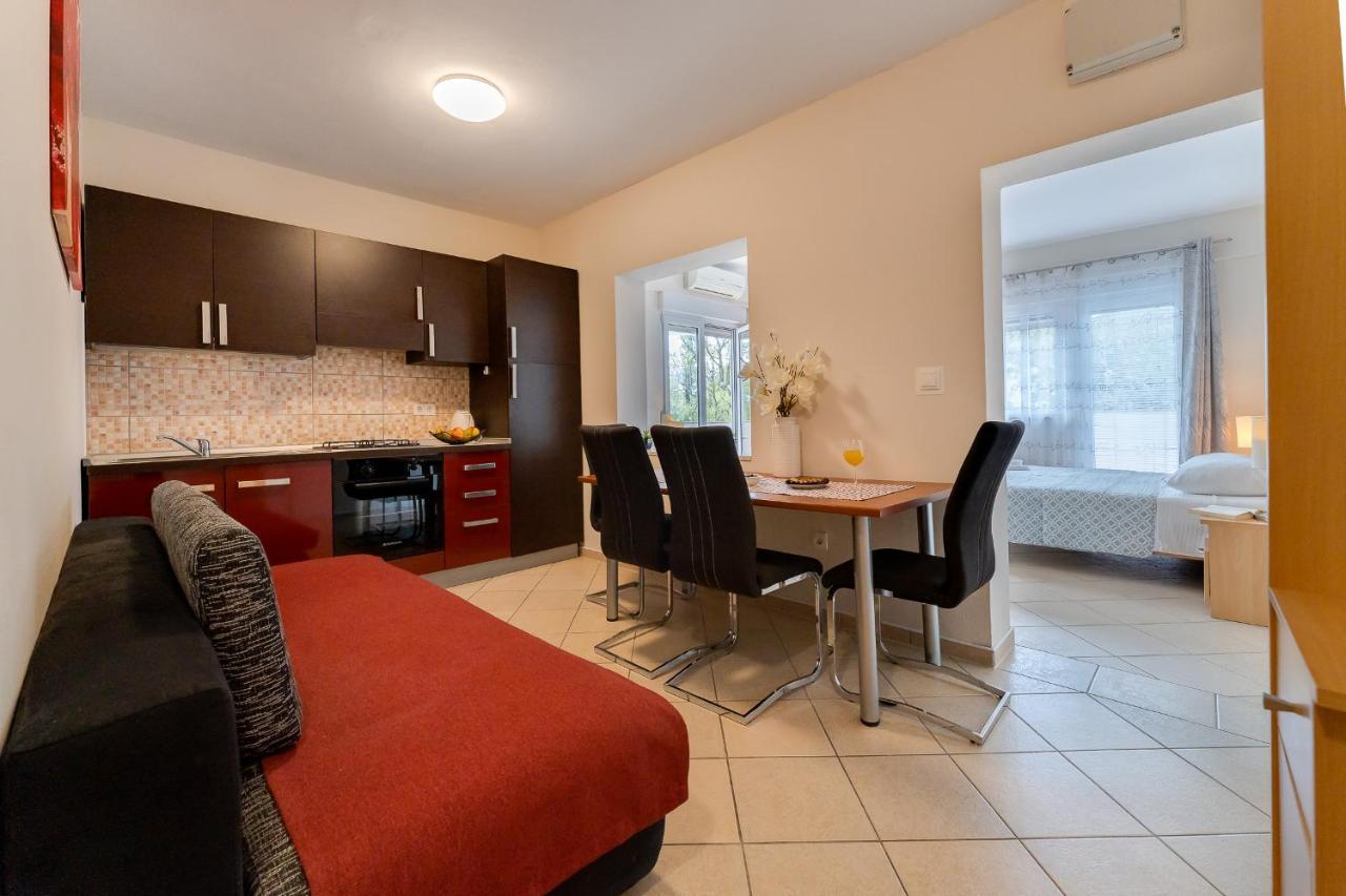 Apartment Argyruntum Starigrad Paklenica
