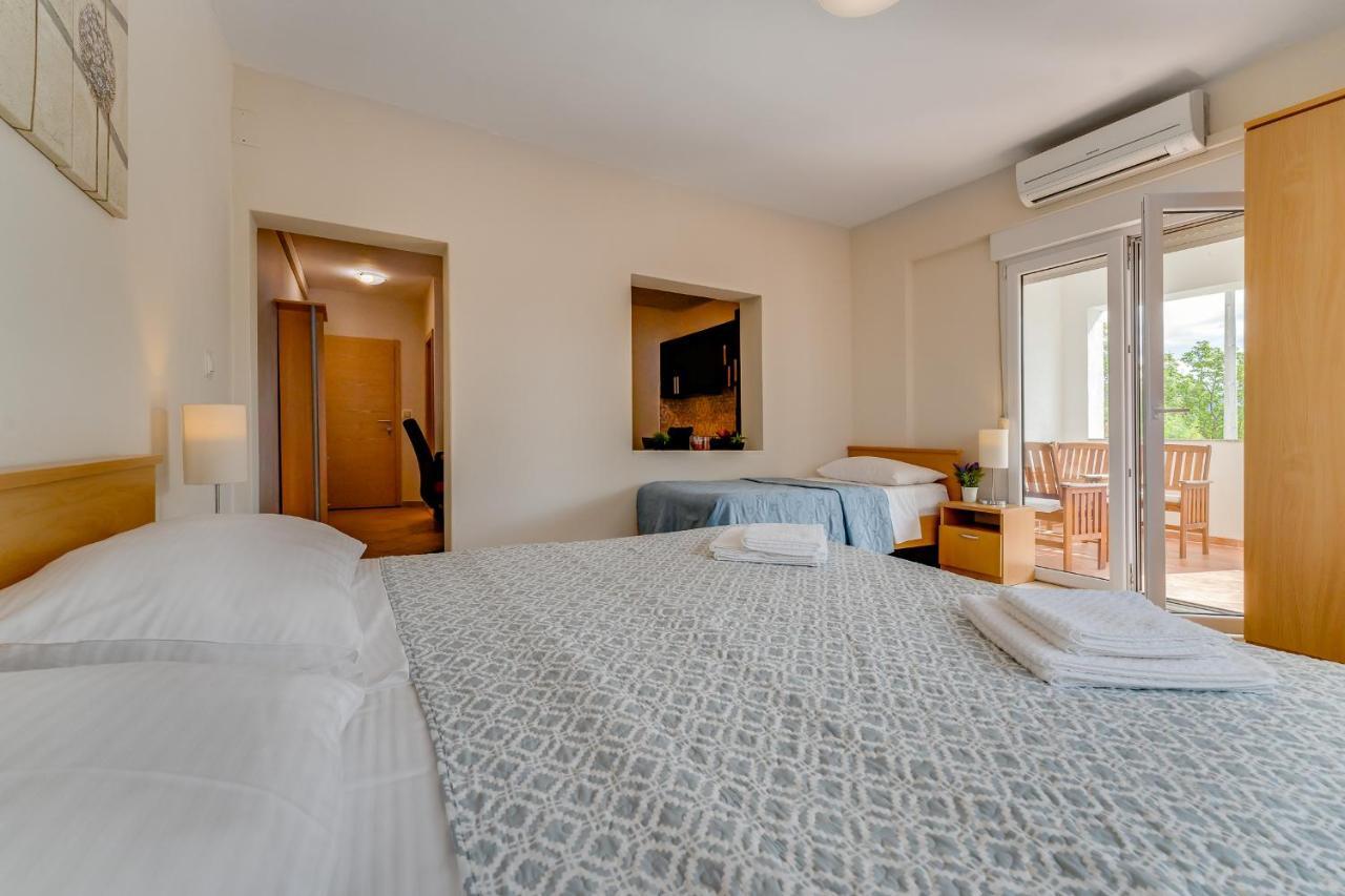 Argyruntum Apartment